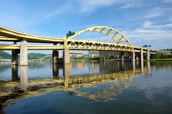 Puente en Pittsburgh, Pennsylvania — Foto de Stock