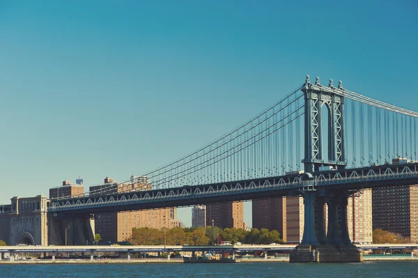 Manhattan bridge i panoramę — Zdjęcie stockowe