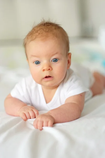 Drie maanden oude baby — Stockfoto