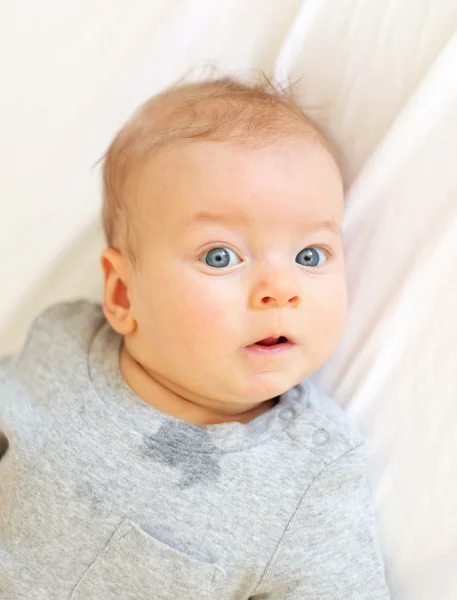 Dítě s modrýma očima — Stock fotografie
