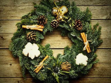 Madalyalı Noel çelengi