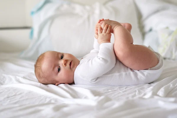 Baby med blå ögon — Stockfoto