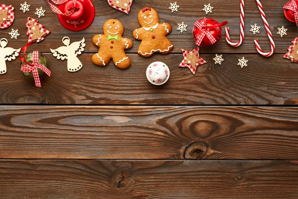 Natale biscotti fatti in casa e decorazioni — Foto Stock