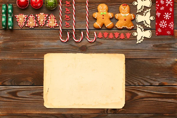 Christmas cookies and decorations — Stock Photo, Image