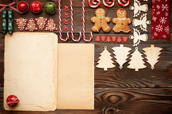 Christmas cookies and decorations — Stock Photo, Image