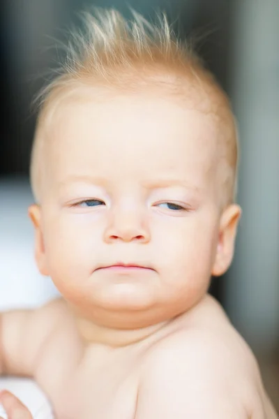 Bayi dengan mata biru — Stok Foto