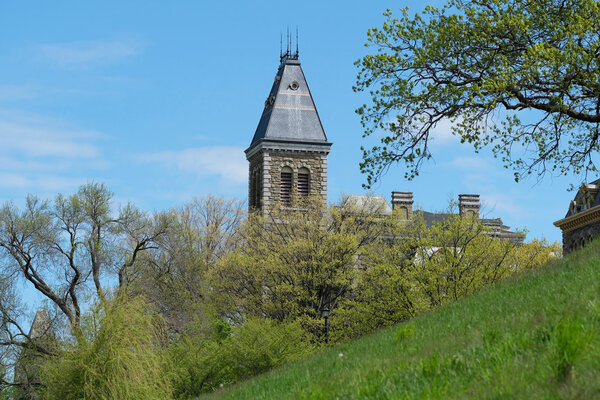 Корнеллский университет в Итаке
