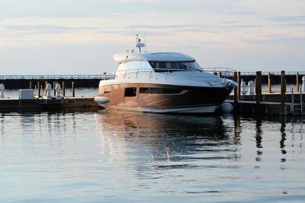 Yacht på Lake Huron — Stockfoto