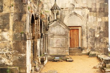 Eski manastır Tatev kutsal yerde