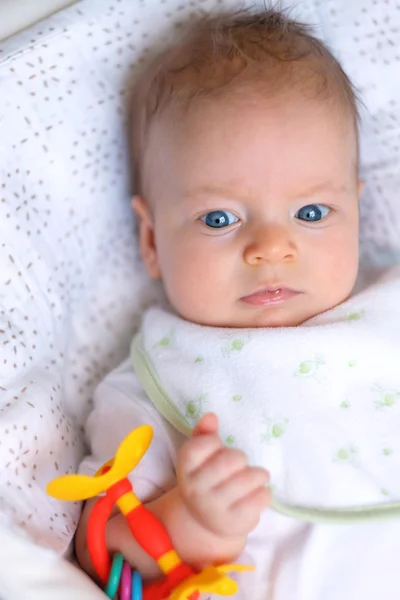 Baby med blå ögon — Stockfoto