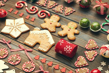 Zencefilli kurabiye, şeker ve dekorasyon