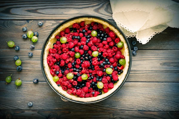 Wild berry hemmagjord paj — Stockfoto