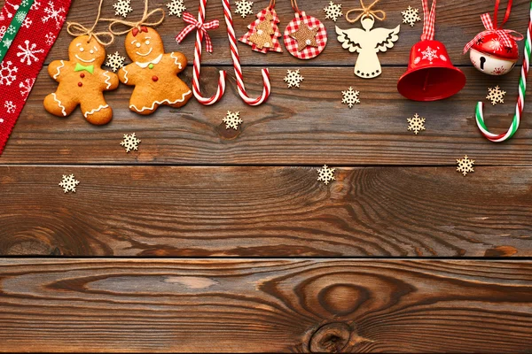 Galletas y decoraciones navideñas —  Fotos de Stock