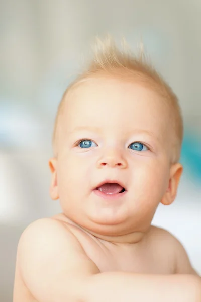 Copil cu ochi albaștri — Fotografie, imagine de stoc