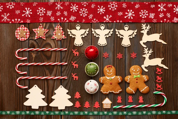 ジンジャーブレッドのクッキーおよび装飾 — ストック写真