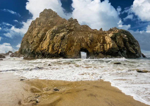 Rock Pfeiffer Beach Big Sur Kalifornien Usa — Stockfoto