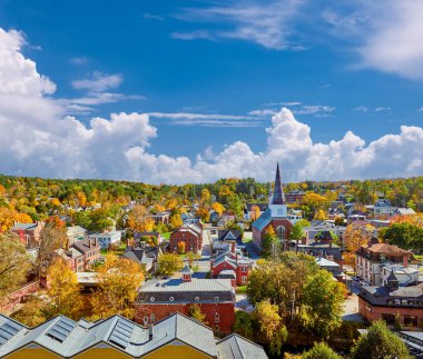 Montpelier kasabası Vermont, ABD 'de sonbaharda ufuk çizgisi 