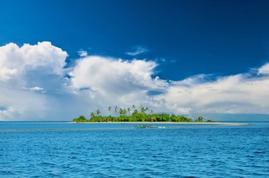 Filipinlerdeki güzel ıssız ada