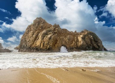 Rock at Pfeiffer Beach, Big Sur, California, ABD