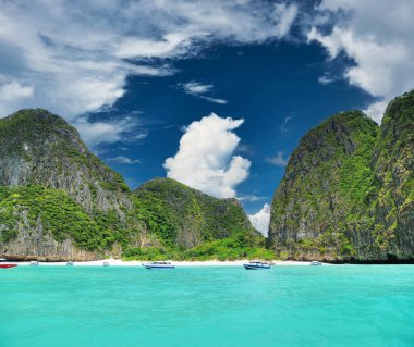 Phi Phi Ley Adası 'ndaki güzel göl. Tam da 