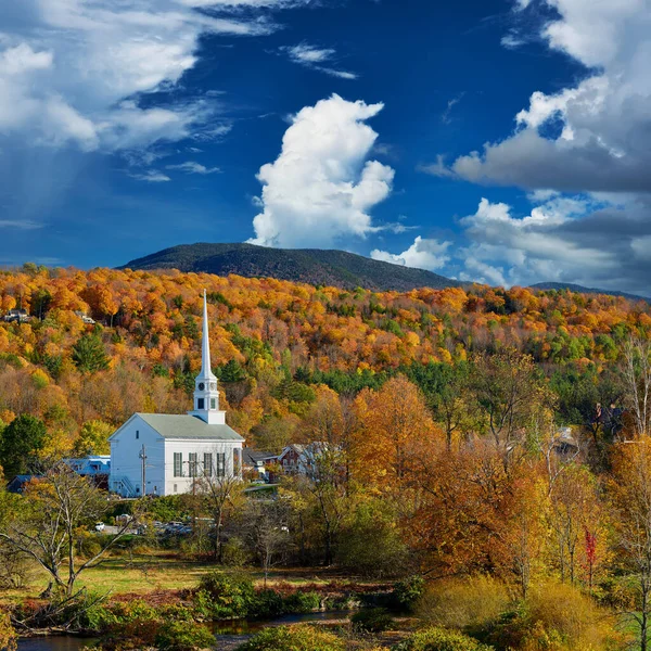 Icónica Iglesia Nueva Inglaterra Ciudad Stowe Otoño Vermont — Foto de Stock