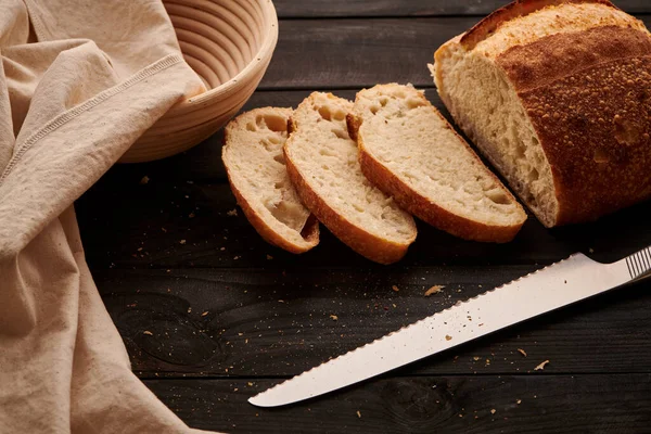 Frisch Gebackenes Hausgemachtes Schottenbrot Auf Dunklem Holztisch — Stockfoto