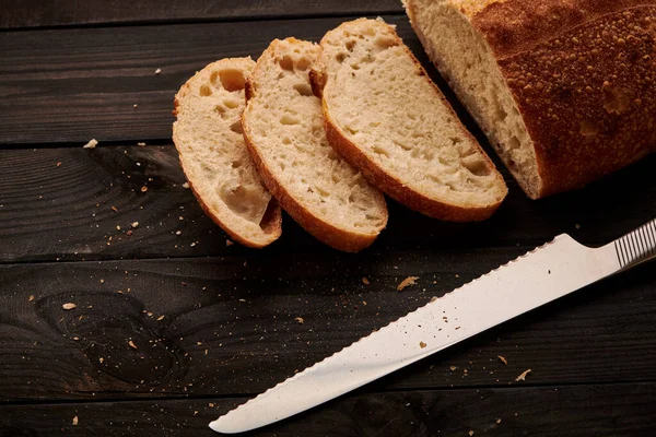 Frisch Gebackenes Hausgemachtes Schottenbrot Auf Dunklem Holztisch — Stockfoto