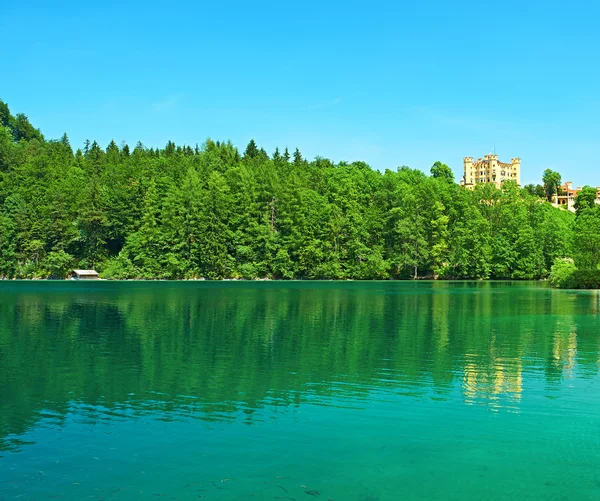 Alpsee sjö i hohenschwangau nära München i Bayern — Stockfoto