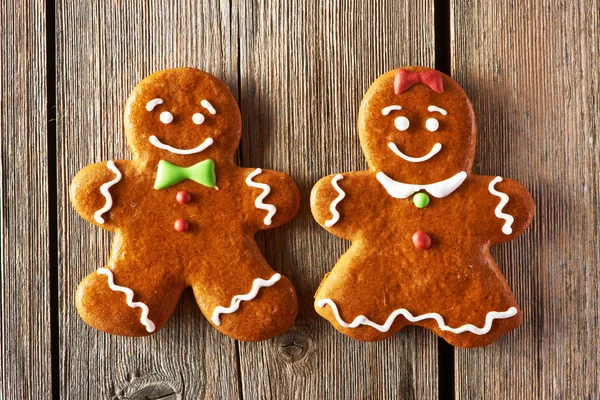 クリスマスの自家製ジンジャーブレッド カップル クッキー — ストック写真