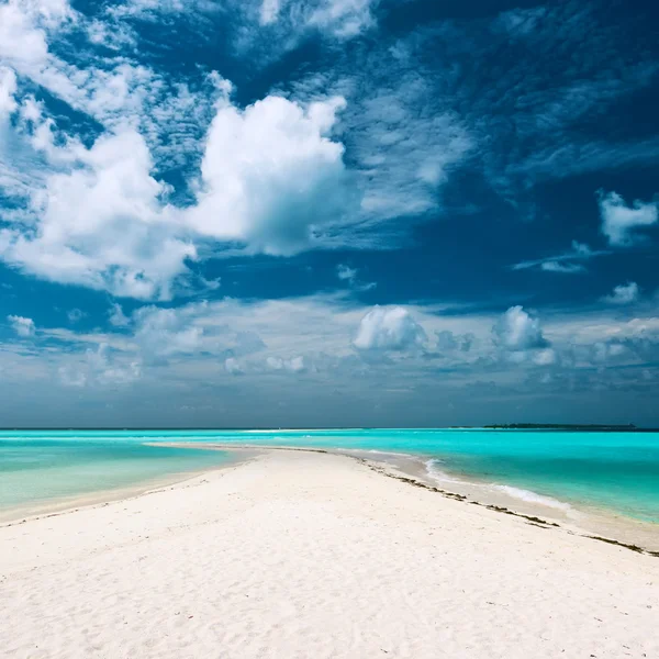 Bellissima spiaggia alle Maldive — Foto Stock