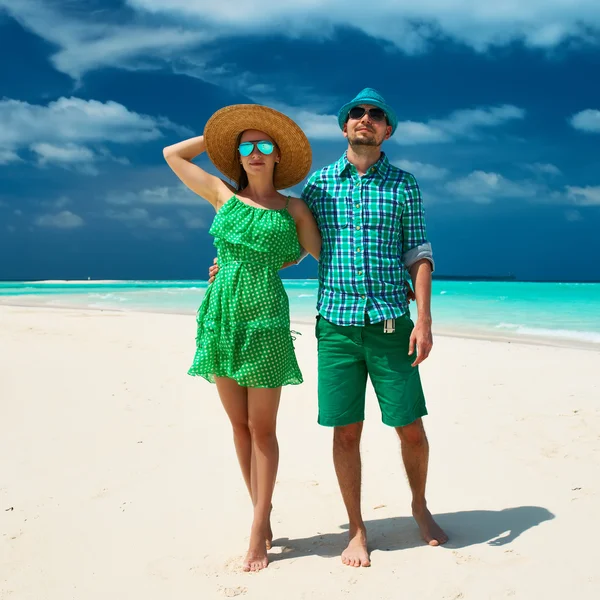 Couple  on a beach at Maldives — Stock Photo, Image