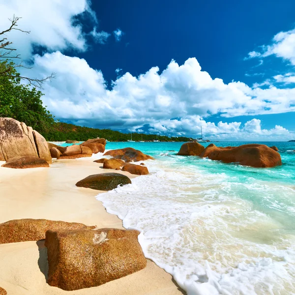 Beautiful beach at Seychelles — Stock Photo, Image