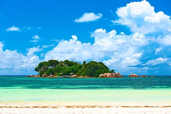 Beautiful tropical island — Stock Photo, Image