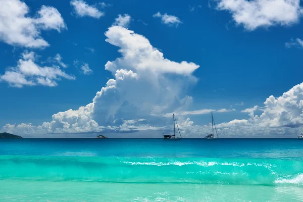 Hermosa playa en Seychelles — Foto de Stock