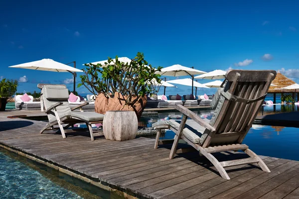 Luxury poolside jetty — Stock Photo, Image