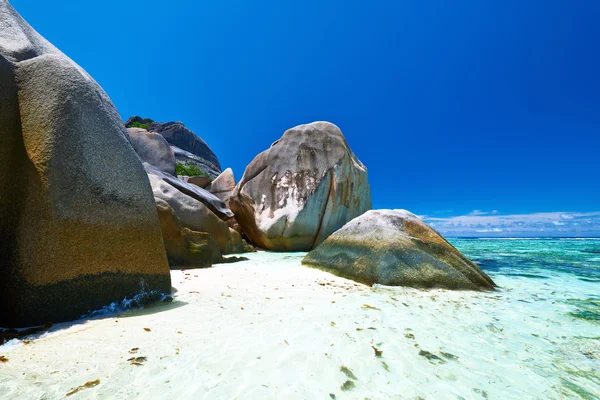 Schöner Strand auf den Seychellen — Stockfoto