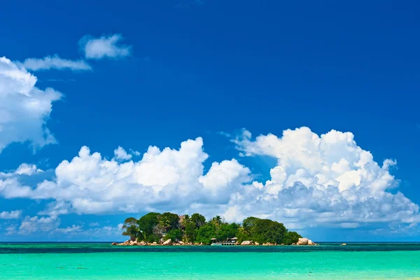Linda ilha tropical — Fotografia de Stock