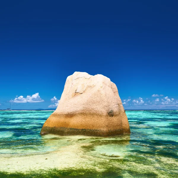 Praia bonita em Seychelles — Fotografia de Stock