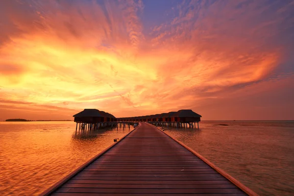 Playa de Maldivas con villas — Foto de Stock