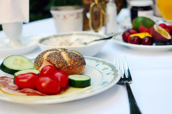 Continental breakfast at hotel — Stock Photo, Image