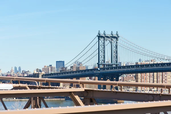 Manhattan bridge i panoramę — Zdjęcie stockowe