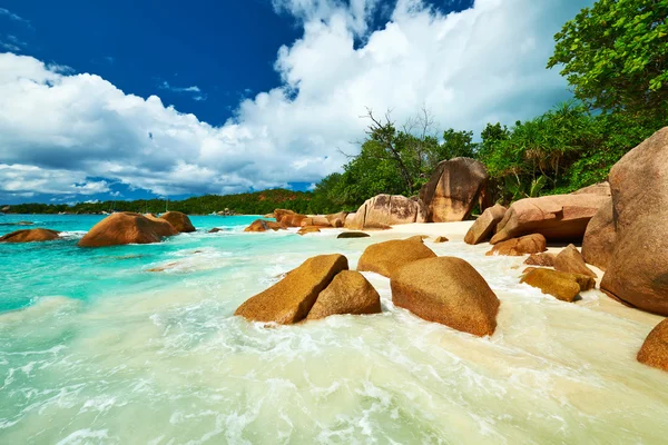 Hermosa playa en Seychelles — Foto de Stock