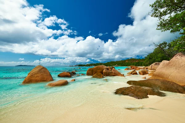 Bella spiaggia alle Seychelles — Foto Stock