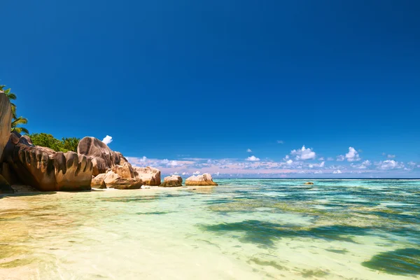 Hermosa playa en Seychelles — Foto de Stock