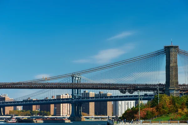 Manhattan Skyline en Brooklyn Bridge — Stockfoto