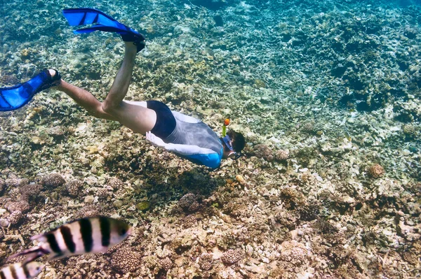 Ember a snorkeling maszk — Stock Fotó