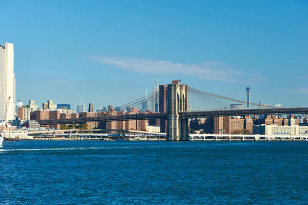 Вид с нижнего Манхэттена с Бруклина — стоковое фото