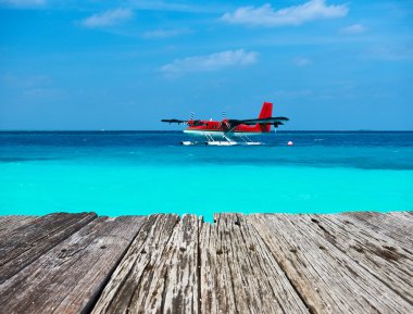 Twin otter kırmızı deniz uçağı