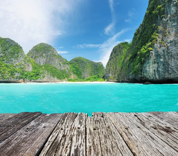 Beautiful lagoon and wooden pier — Stock Photo, Image