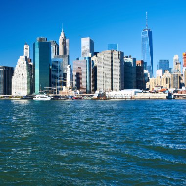 Manhattan siluetinin hudson Nehri üzerinde